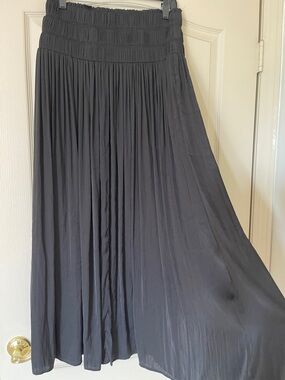 Zara Black Smocked-Waist Pleated Maxi Skirt.